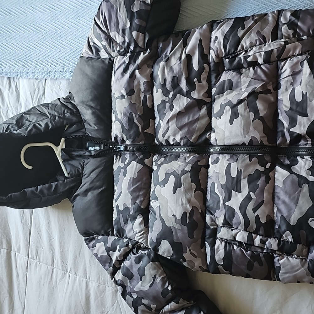 Boys size small 8 Rothschild coat new